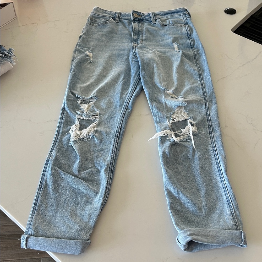 Hollister Ultra High-Rise Light Blue Mom Jeans